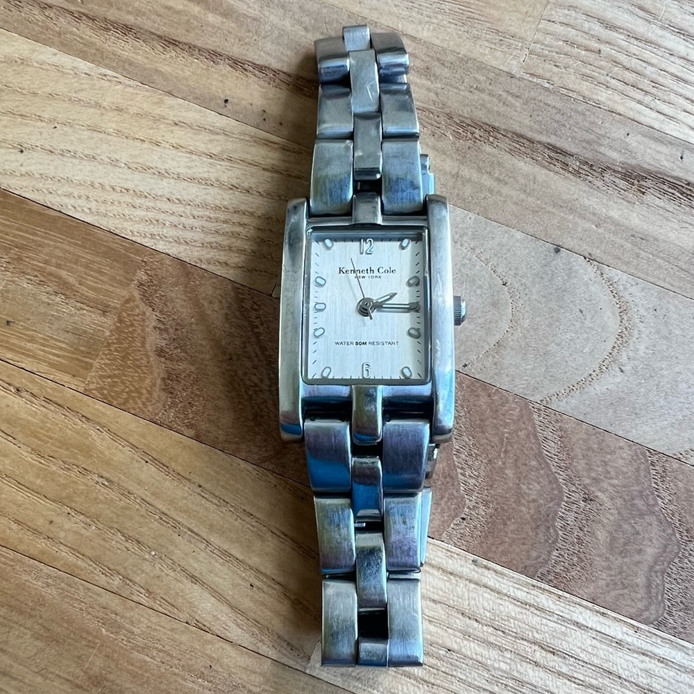 Kenneth Cole New York ladies rectangular silver tone dress watch NEW BATTERY - Picture 4 of 8